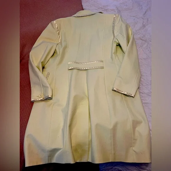 Elegant Yellow Women's Coat - Picture 2 of 2